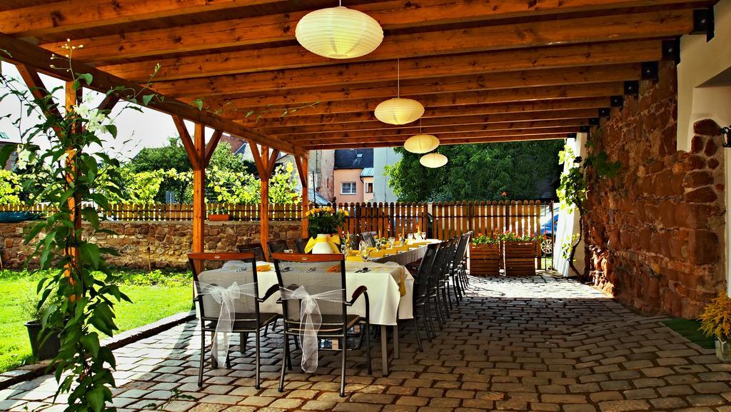 Excalibur Penzion A Restaurace Moravská Třebová Εξωτερικό φωτογραφία