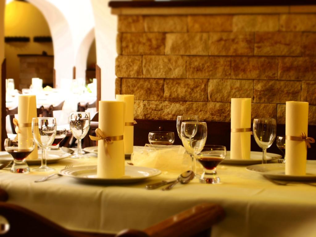 Excalibur Penzion A Restaurace Moravská Třebová Εξωτερικό φωτογραφία