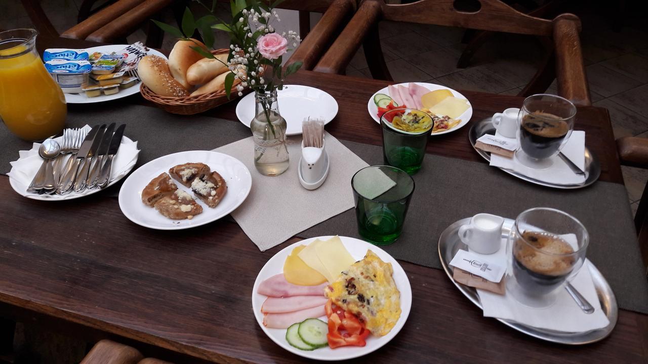 Excalibur Penzion A Restaurace Moravská Třebová Εξωτερικό φωτογραφία